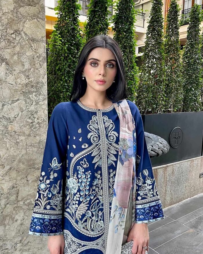 𝐄𝐋𝐀𝐑𝐀 Drenched in deep navy elegance three piece - Image 4