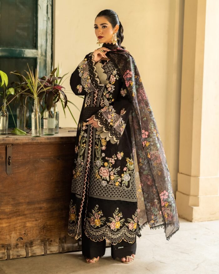 ✨ STUNNING 3-PIECE PARTY WEAR SUIT ✨ - Image 1
