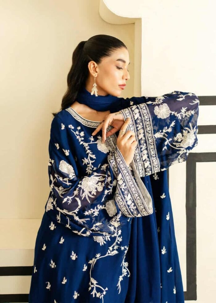 Elegant Navy Blue Ensemble - Image 3