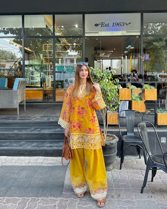 **STUNNING COTTON DIGITAL PRINTED TWO-PIECE SET** - Image 2