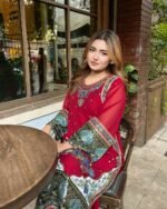 Stylish Ready-to-Wear Ethnic 2-Piece Set - Image 3