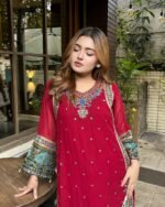 Stylish Ready-to-Wear Ethnic 2-Piece Set - Image 4