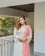 Aghanoor-Inspired Ready-to-Wear Ensemble - Image 3