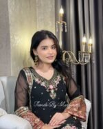 Stylish Ready-to-Wear Ethnic 2-Piece Set - Image 4